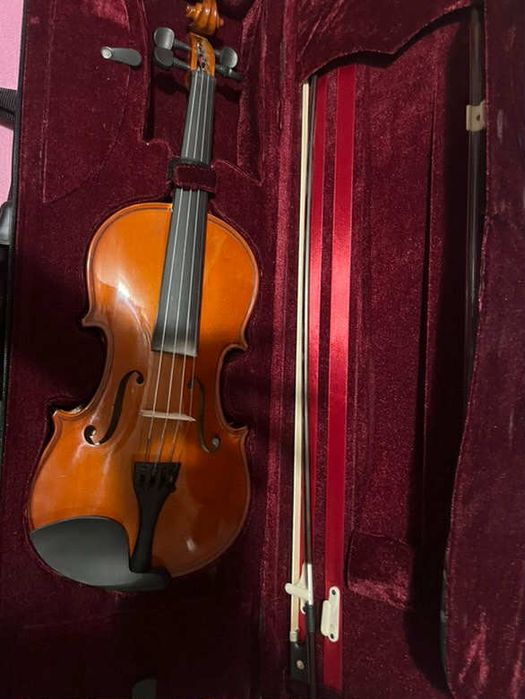 „Skrzypce 4/4 pełny rozmiar + futerał + smyczek – stan bardzo dobry”