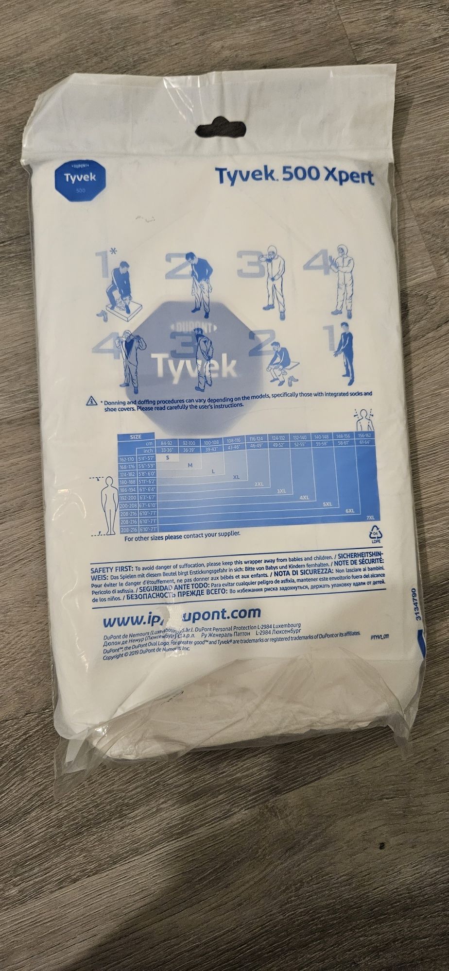 Зашитный костюм 2 штуки  Tyvek XL, 2XL, 3XL