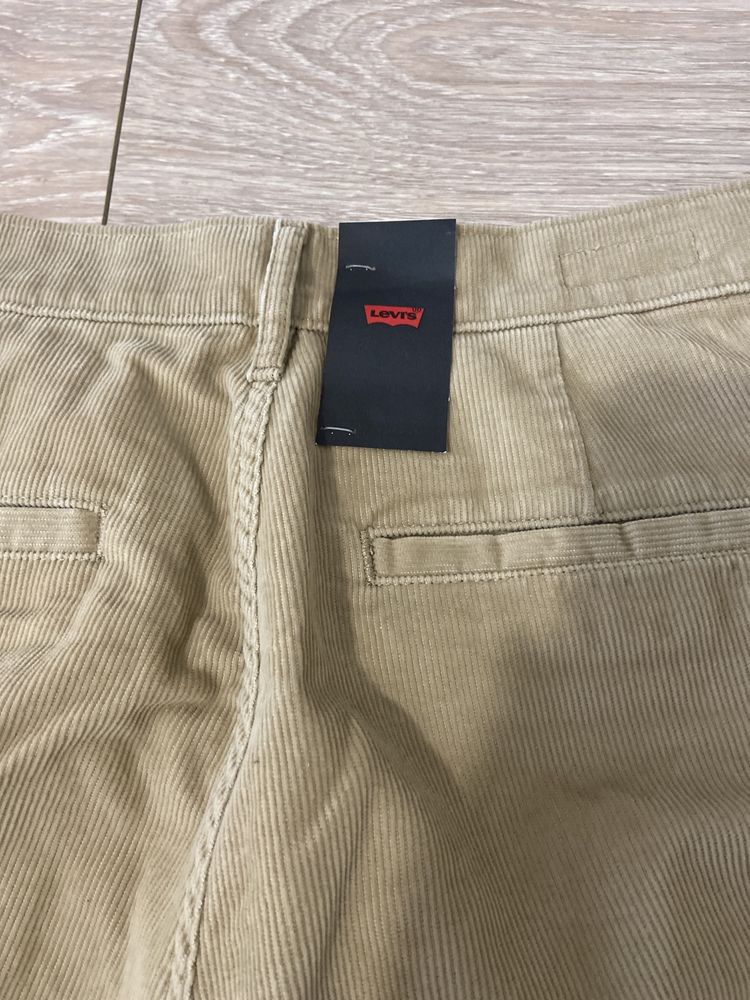 Джинсы Levis, кюлоты,размер 30. Новые!