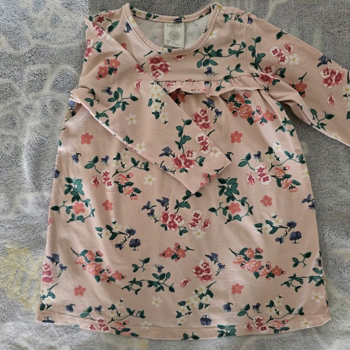 Zestaw markowych ciuszków dla dziewczynki