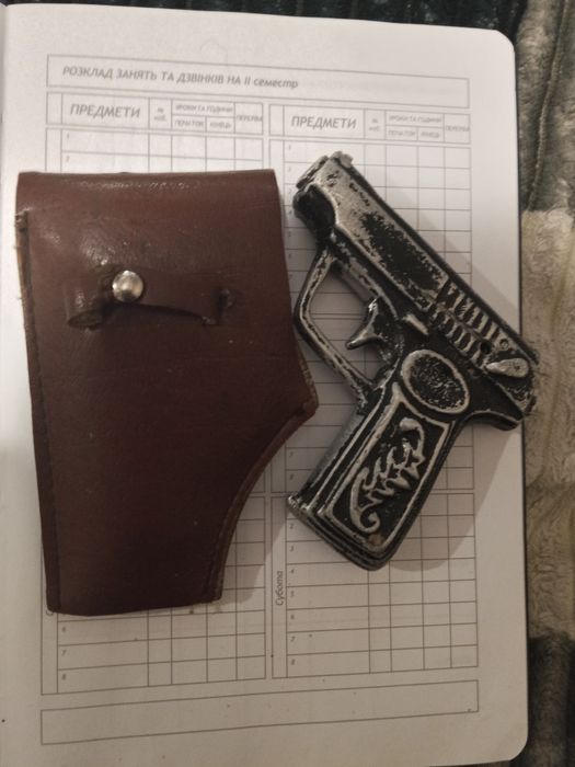 Сувенир,игрушка.Пистолет.