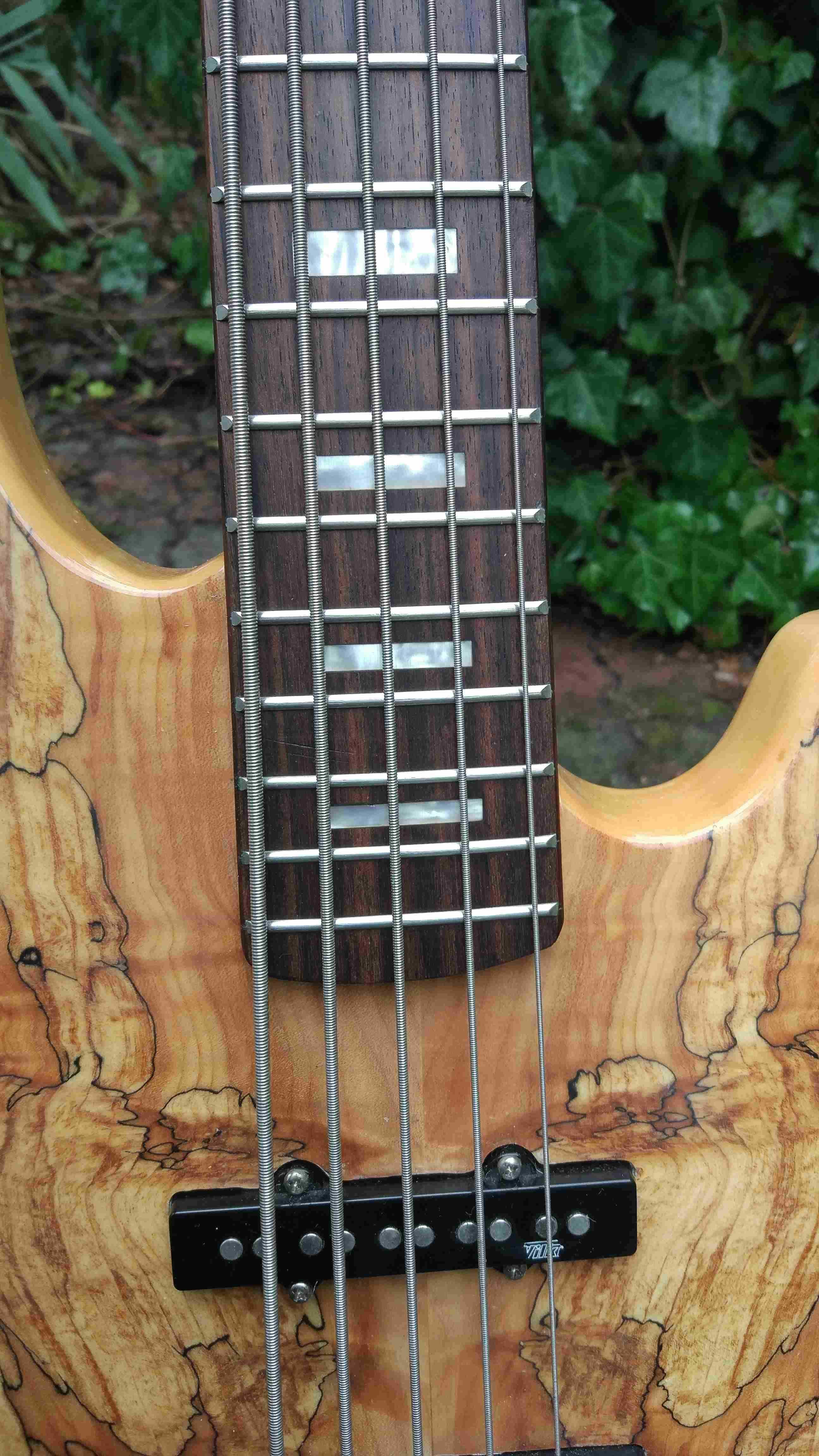Gitara basowa 5 strunowa HK