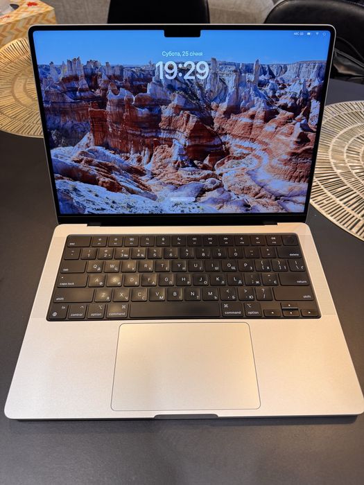 Macbook M1 Pro 14 1TB Silver MKGT3