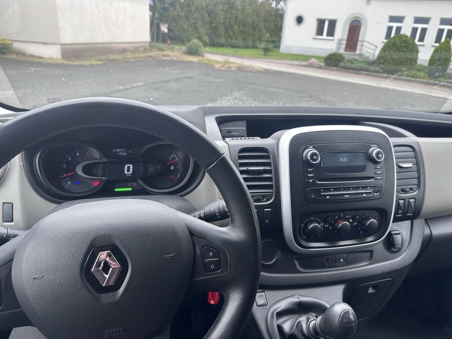 Renault Trafic Long Bus 9 osobowy 1.6 dci 125KM 2018r 1 właściciel