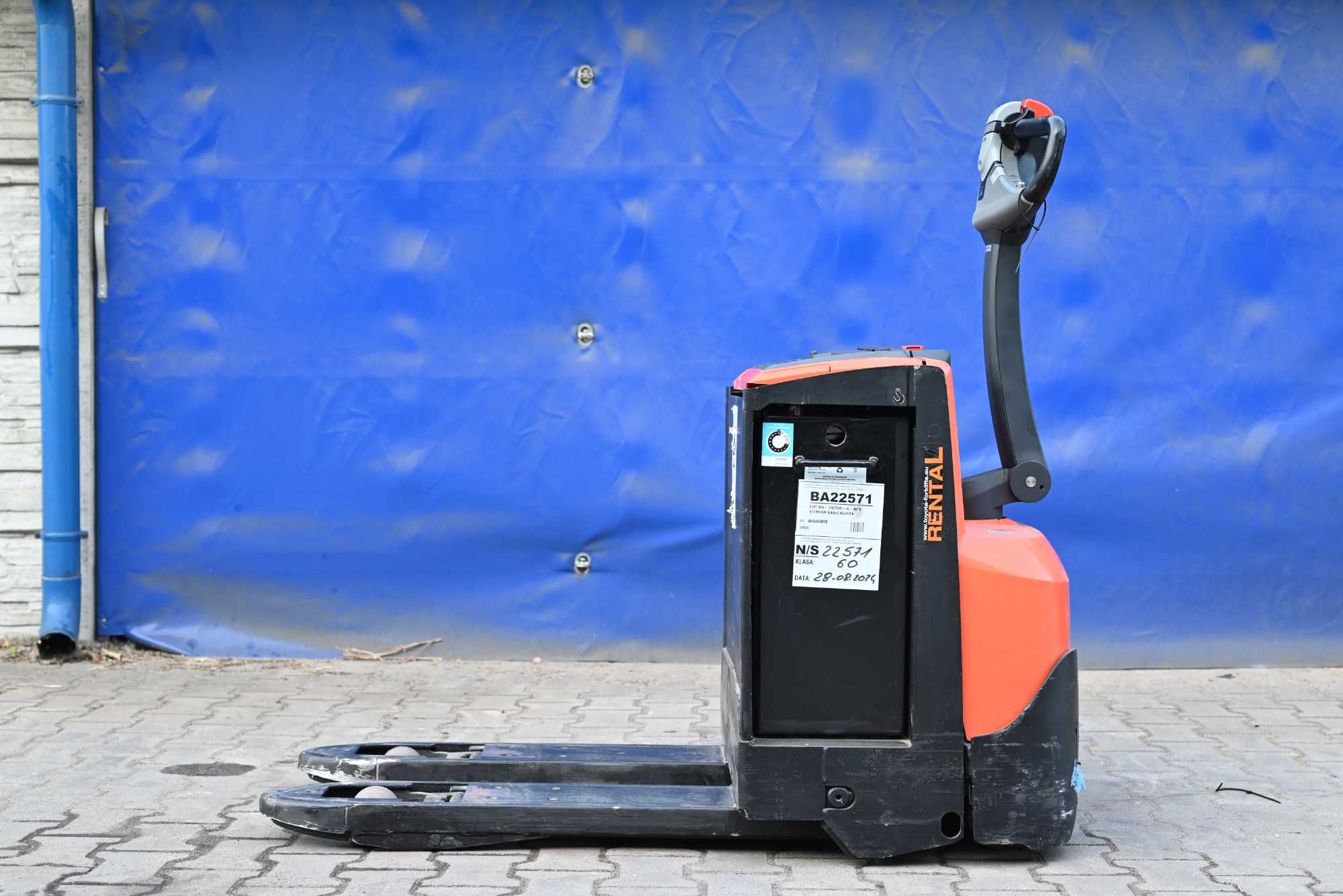 Paleciak elektryczny Toyota BT LWE 200  2000kg 80CM 2016rok FHP 400