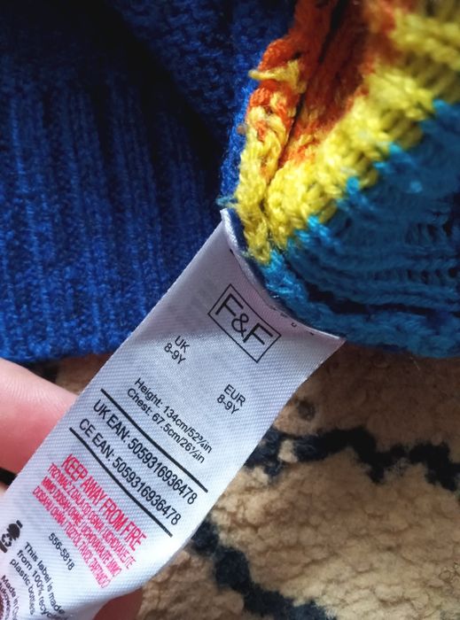 Świąteczny sweterek Mikołaj