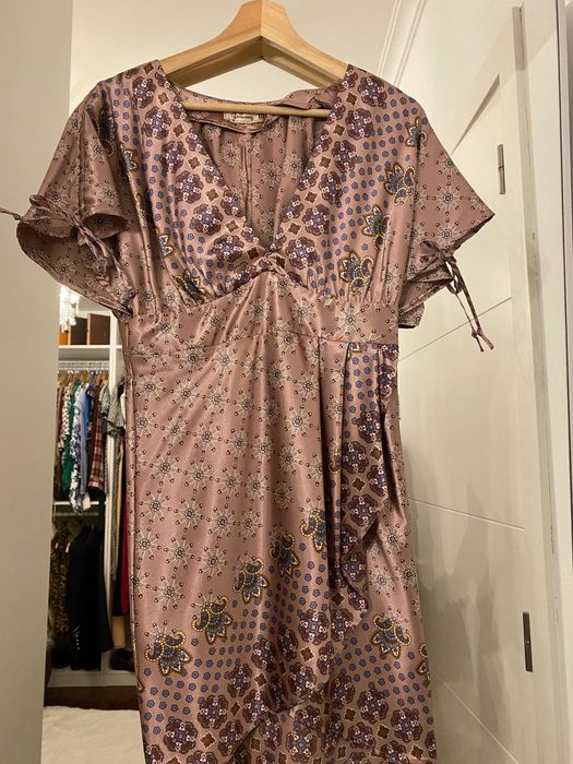 Vestido Cetim rosa Stradivarius