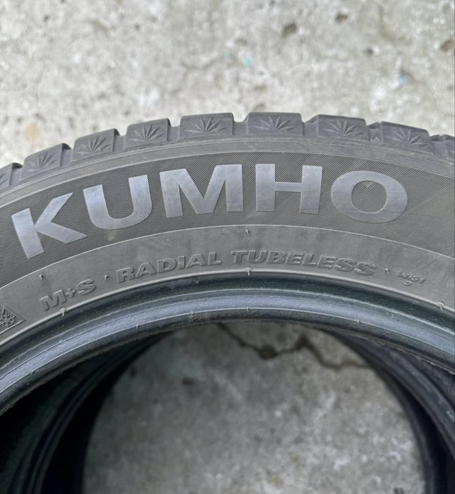 215 60 16 kumho korea зима 4 штуки протектор 95%