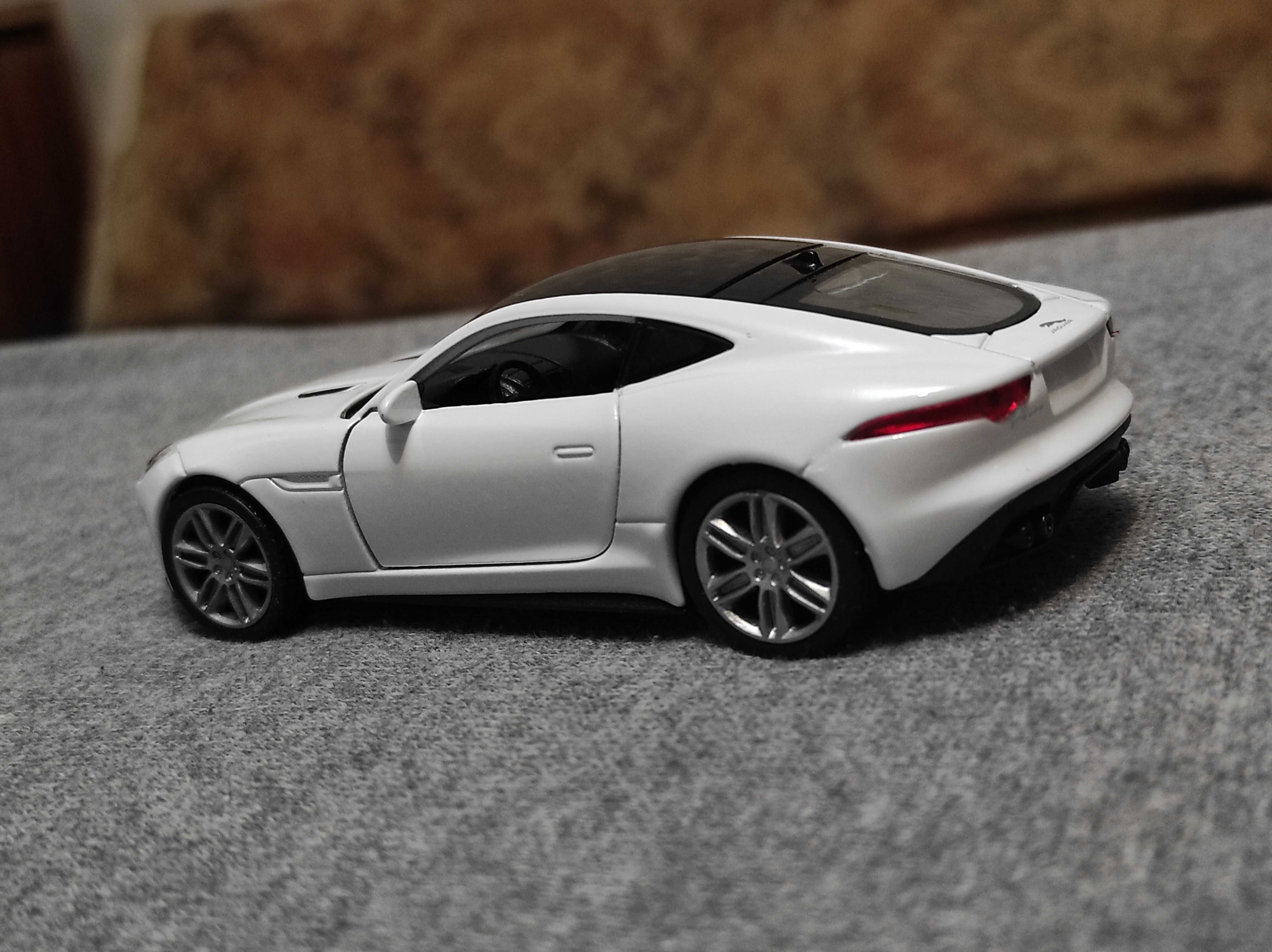 Машинка Jaguar F-Type Welly 1/36 Модель Ягуар