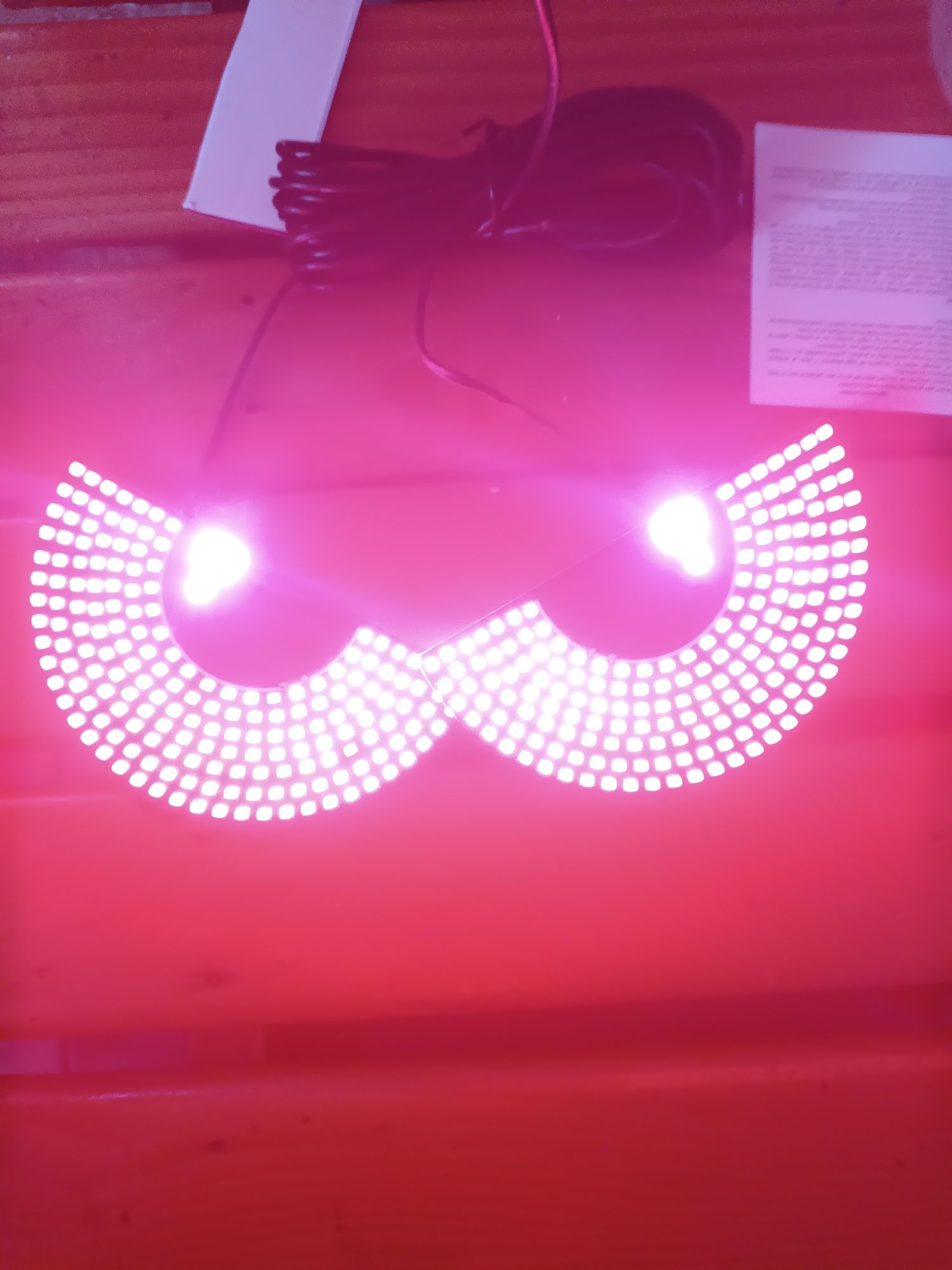 Глаза Дьявола LED панель на стекло