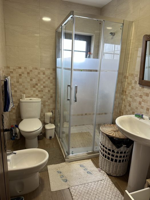Quarto para alugar em moradia