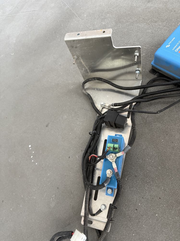 Konwerter Orion-Tr 12/12-18A (220W) ladowarka DC kamper przetwornica