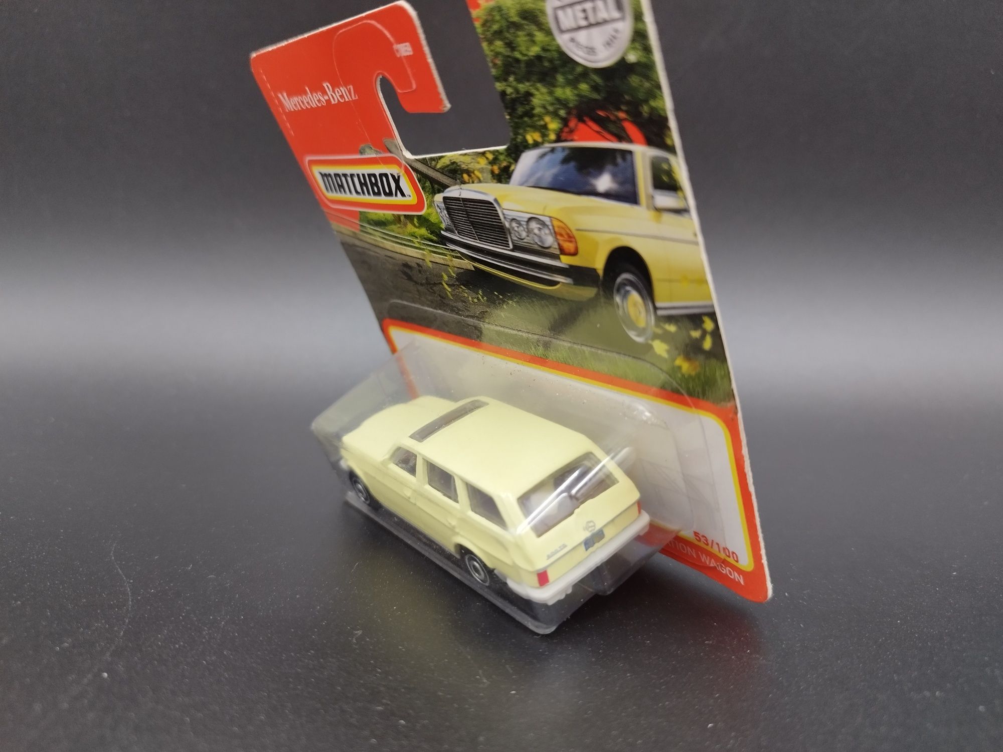 1:64 Matchbox 1980 Mercedes Benz S123 Station wagon