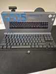 Teclado Mecânico Logitech G515 Lightspeed TKL RGB Wireless/Bluetooth