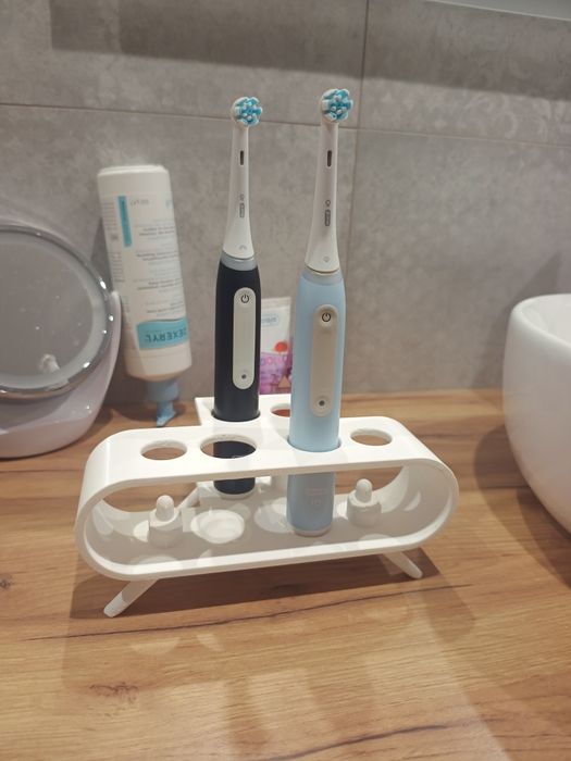 Duży stojak podstawka na 3 szczoteczki oral b io