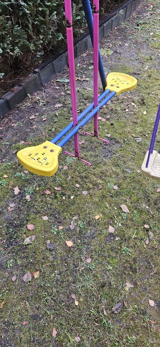 Plac zabaw huśtawki na ogród