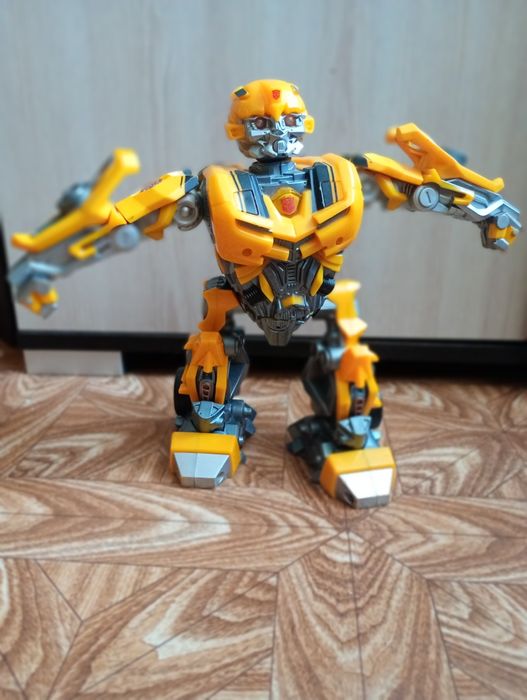 Робот трансформер Hasbro bumblebee beatmix 2006 року