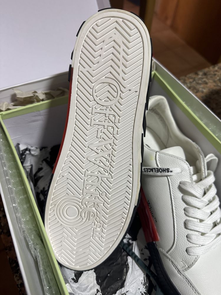 Sapatilhas off-white c/ Virgil Abloh