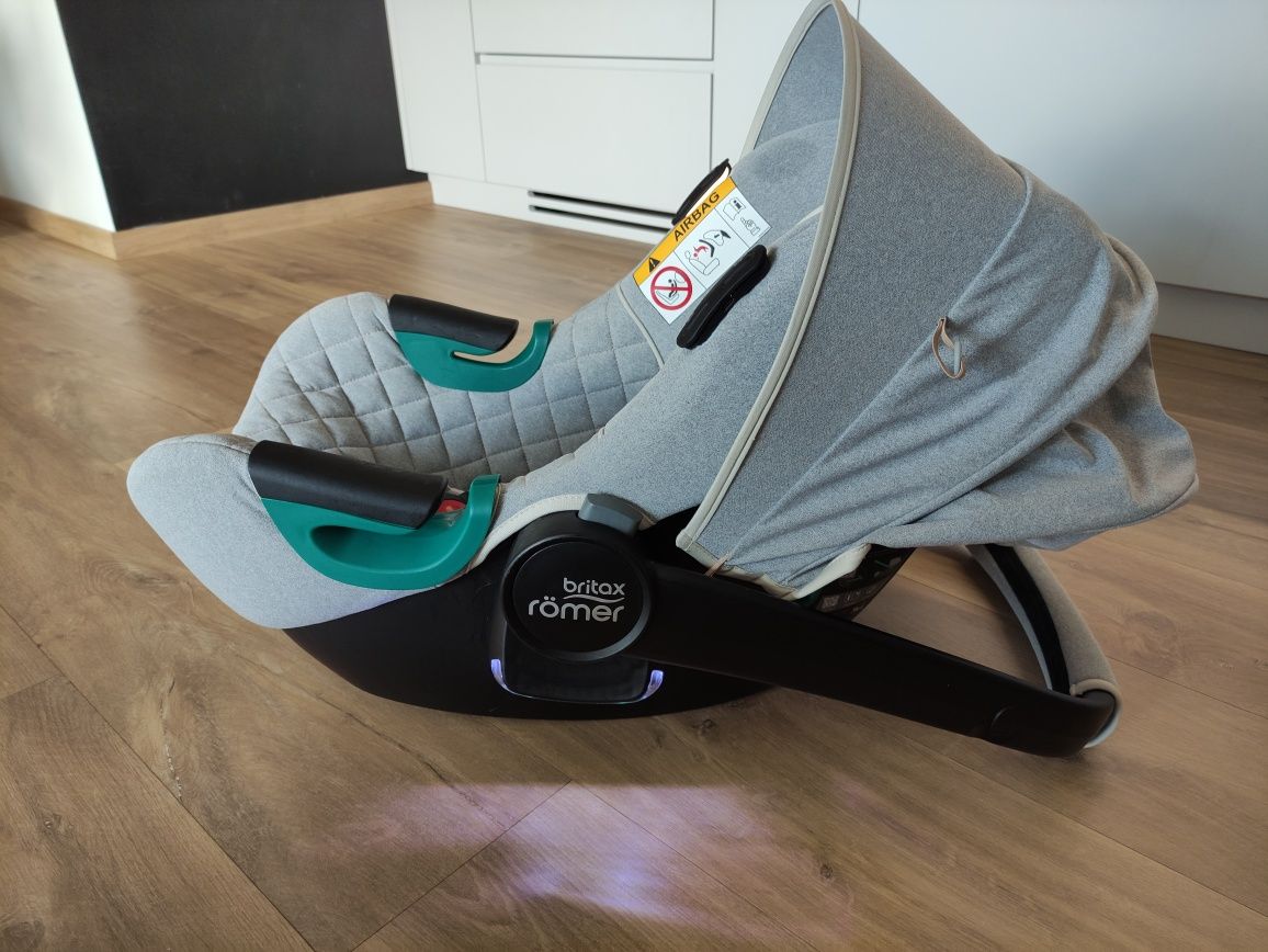 Fotelik samochodowy Britax BabySafe iSense 0-13 kg Nordic Grey
