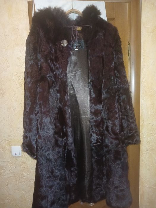 Шуба каракуля жіноча