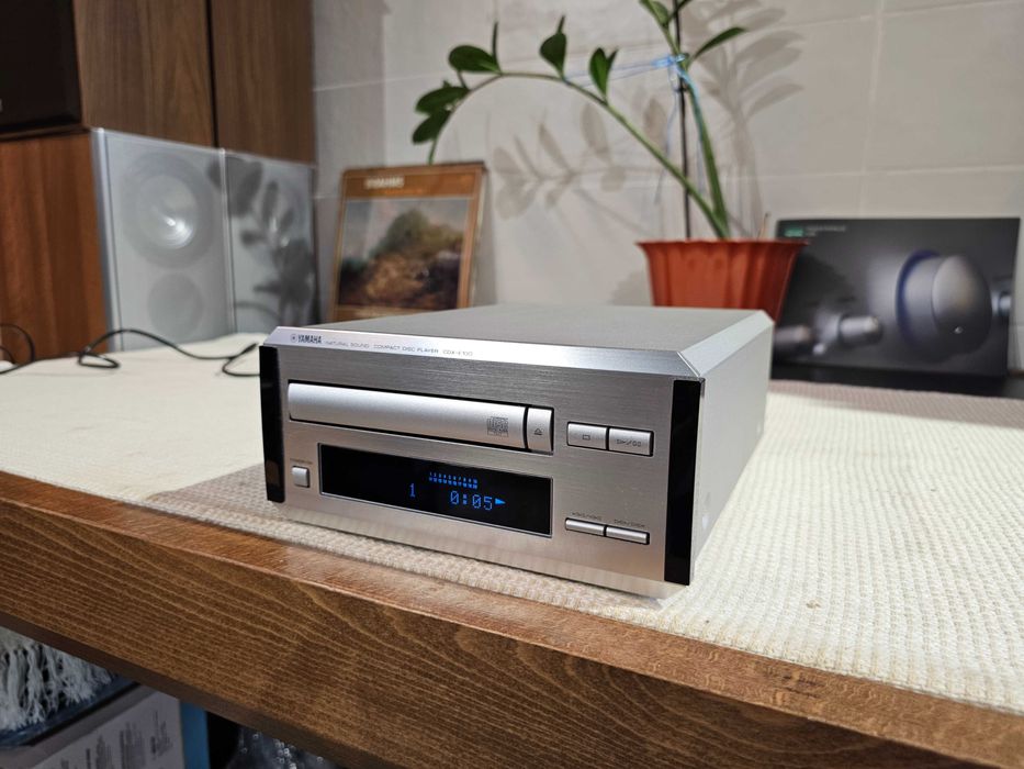 CD-програвач Yamaha CDX-E100