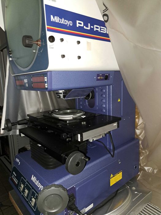 Projetor ótico MITUTOYO PJ-A3000 #R147B