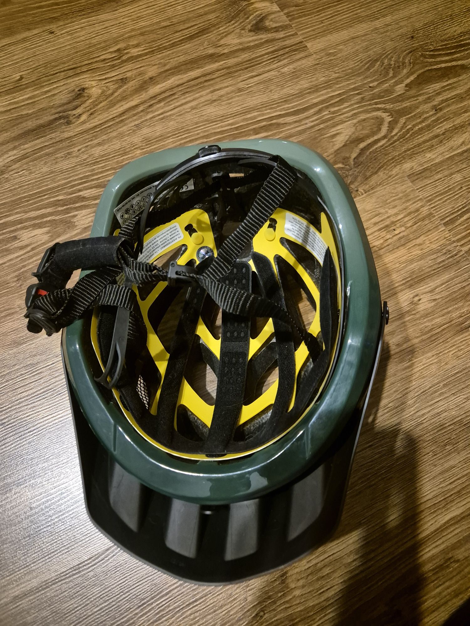 Kask rowerowy uvex mips
