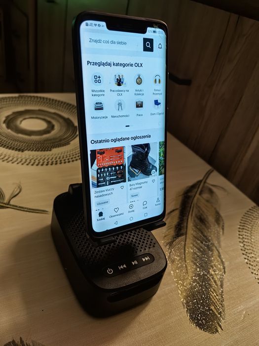 Bezprzewodowy głośnik z uchwytem na telefon