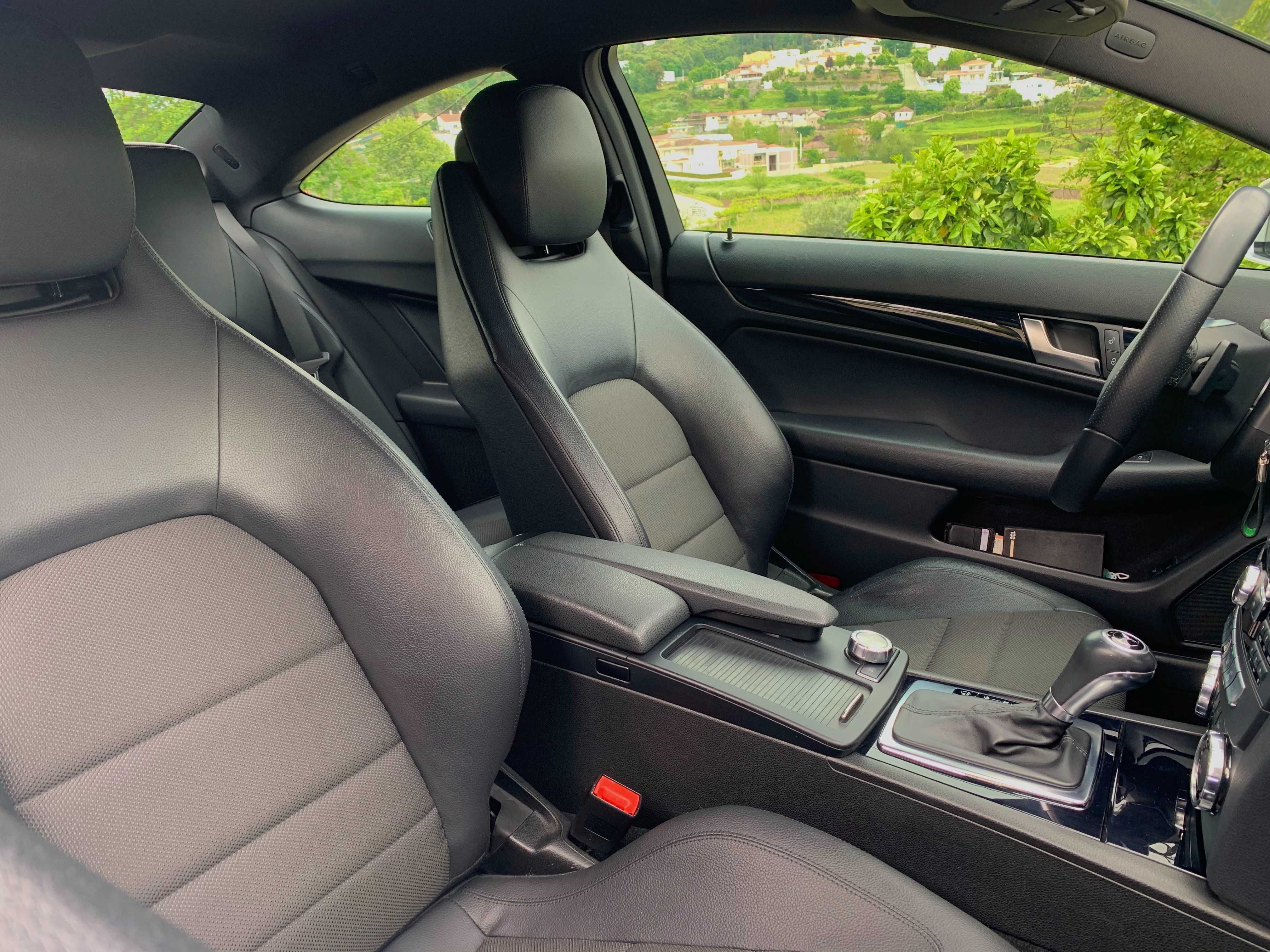Mercedes-Benz C220 Coupé AMG | Nacional | 168.835km | Impecável