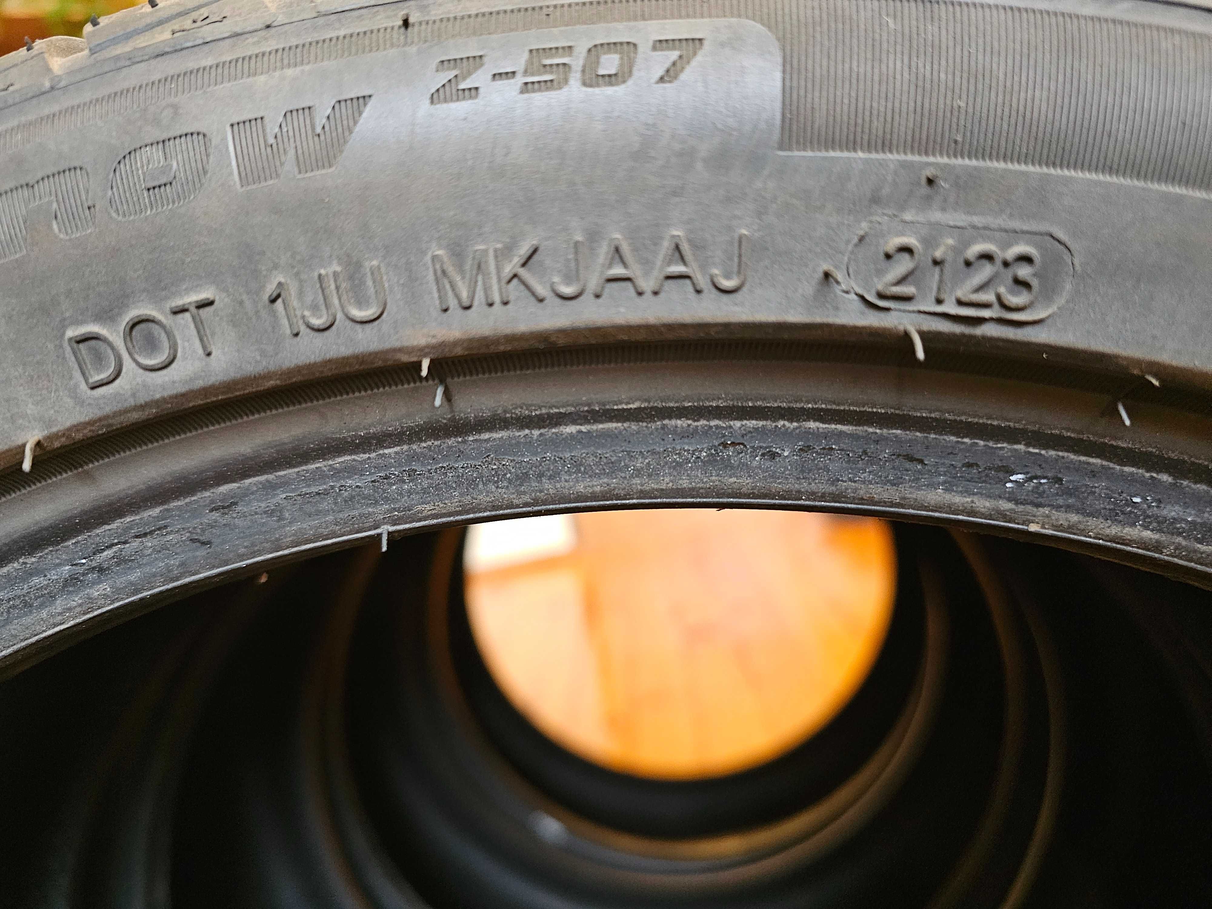 4 Zimowe opony Goodride ZuperSnow Z-507 235/40 R19