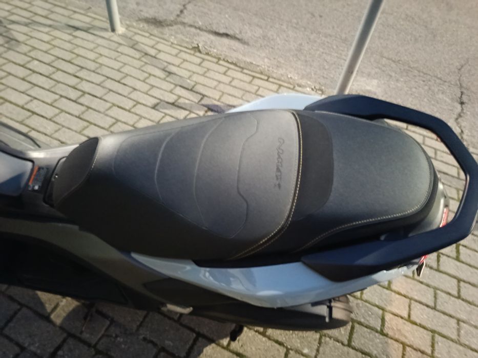 Nmax tech 125 com gps