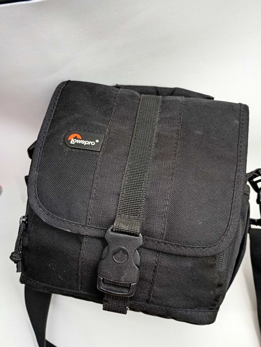 Фотоаппарат Canon EOS 1100D Kit 18-55 + сумка