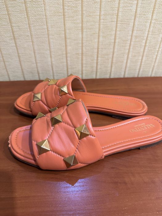 Шлепанцы Valentino Garavani, кожанные