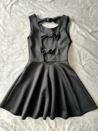 Czarna piankowa sukienka