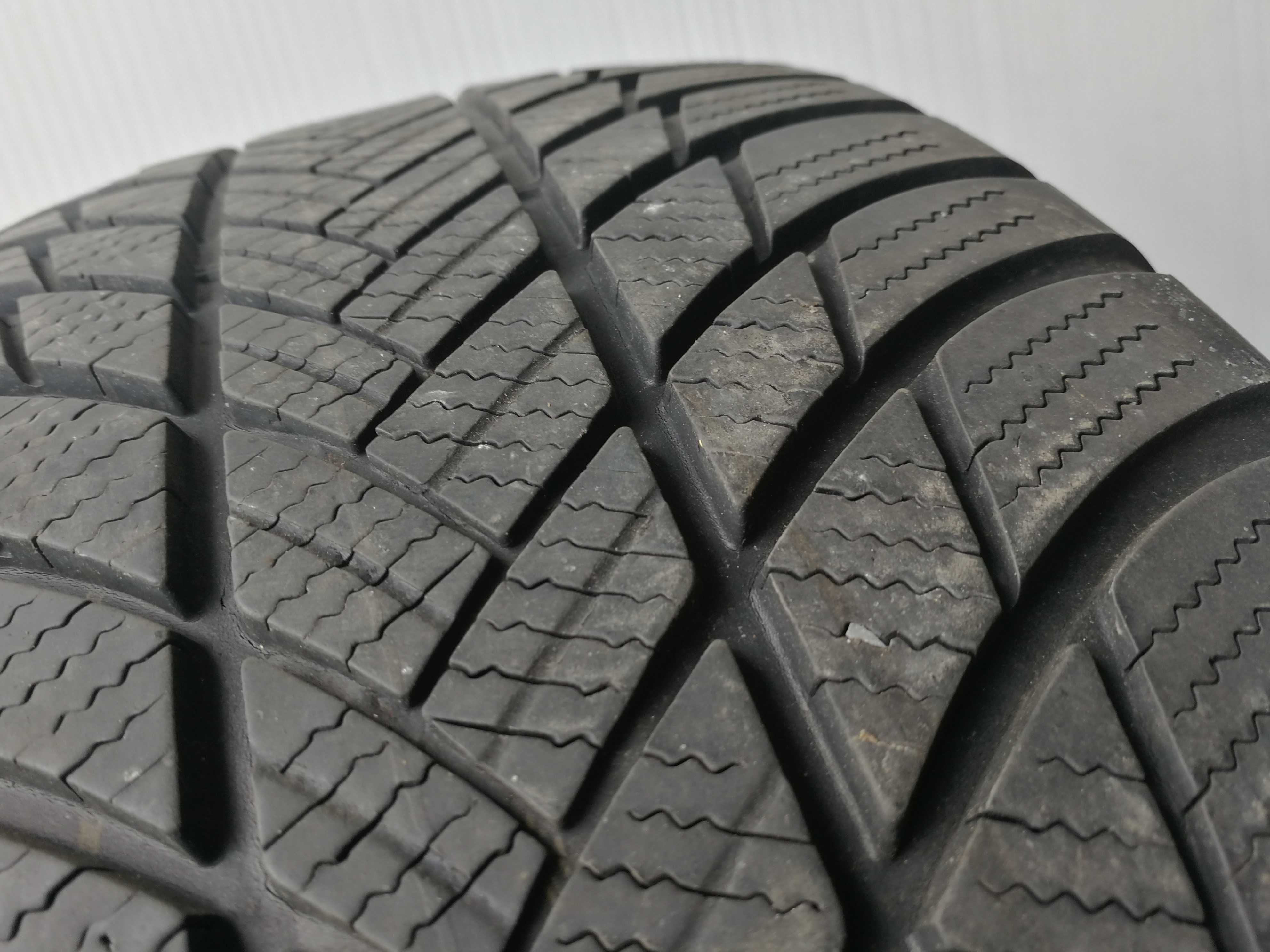 Bridgestone Blizzak LM001 225/60r17 99H Wzmocnienie XL N9035
