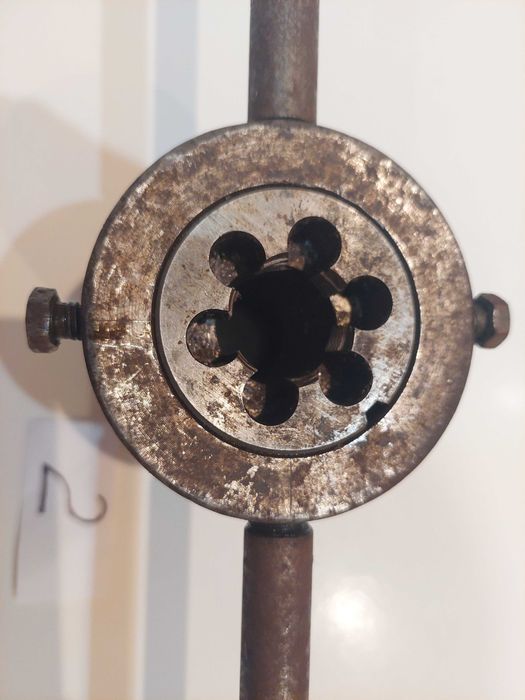 Клупп плашки для нарезки резьбы