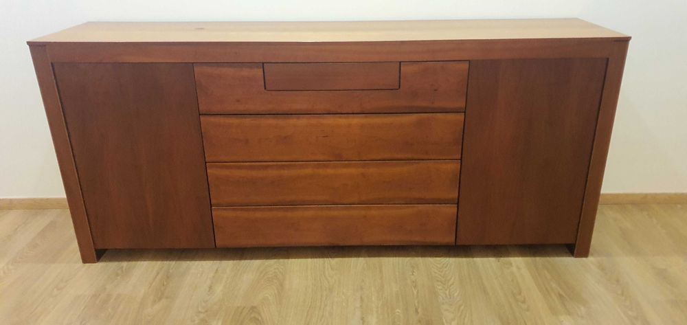 Mobília de Sala de Jantar - Aparador + Mesa