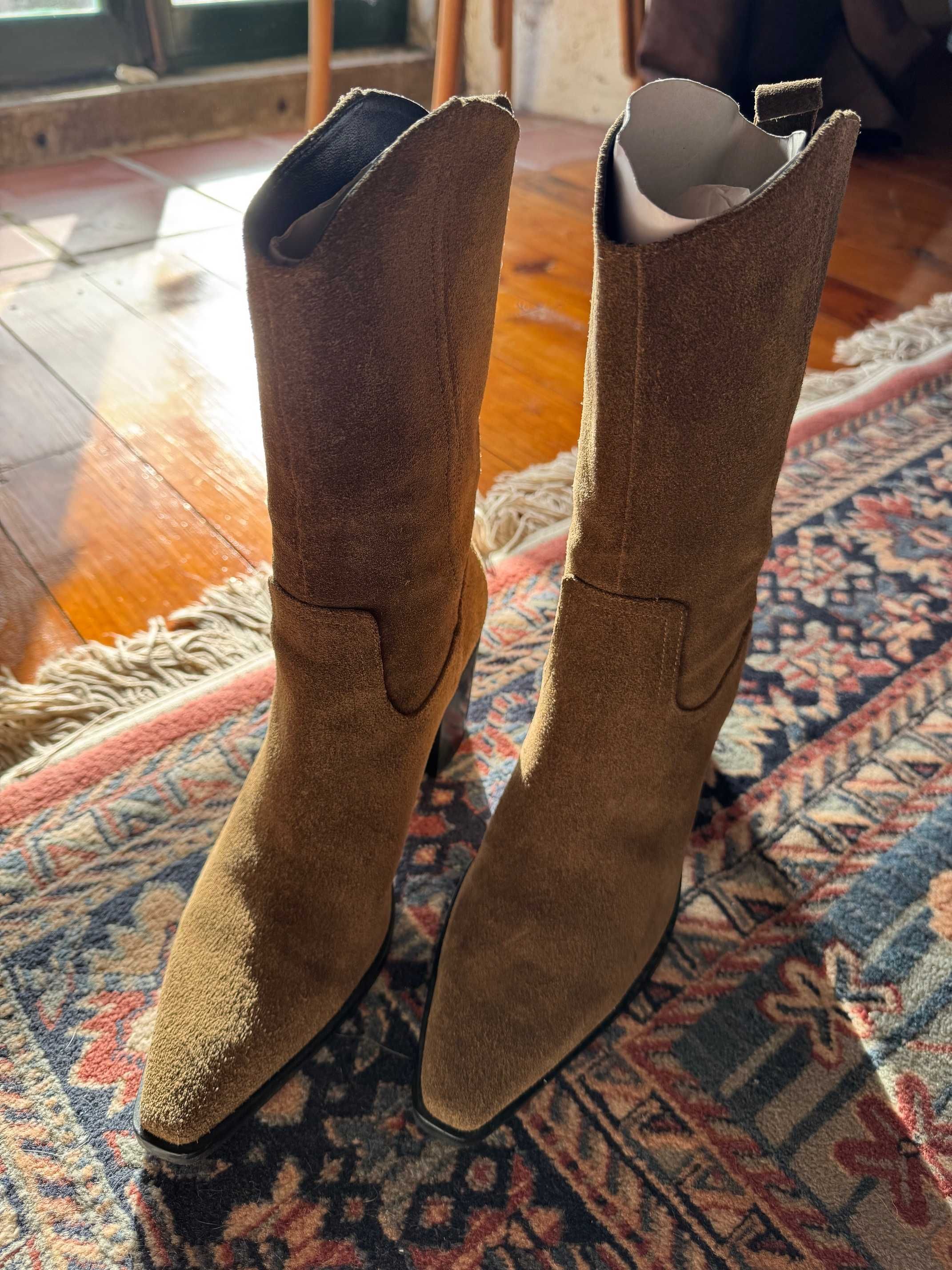 Oportunidade- Botas elegantes  -Uterqüe ( agora massimo dutti)