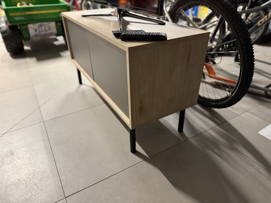 szafka pod telewizor do nowoczesnego wnetrza