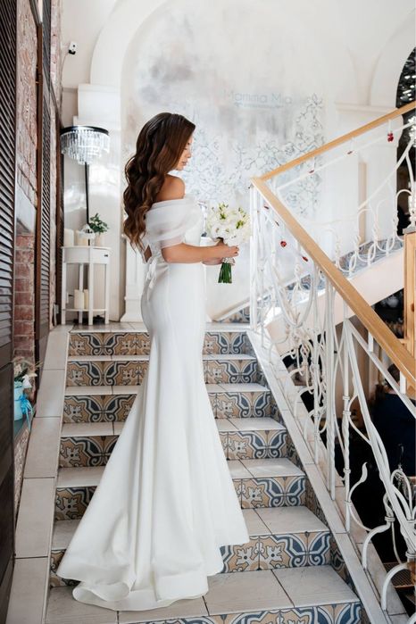 Продам брендову весільну сукню преміум-класу! В стані нової -50%!