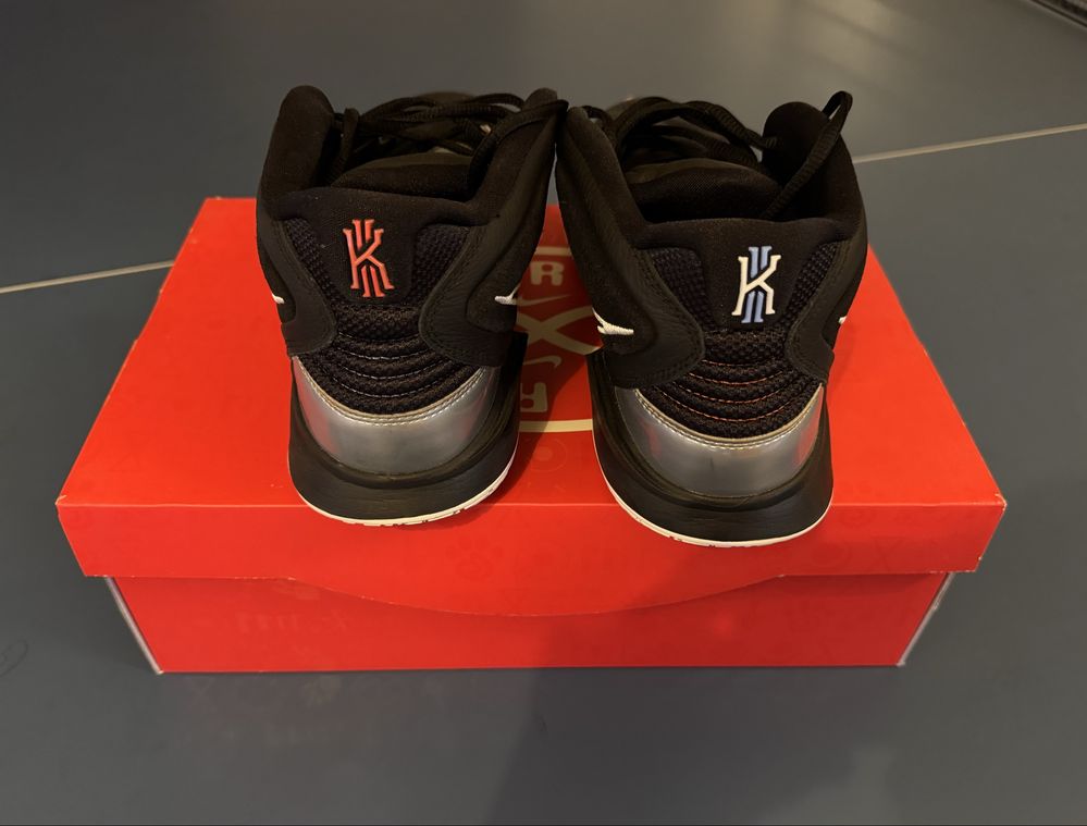 Buty Nike Kyrie 8 Infinity Fire and Ice rozmiar US11.5/EU45.5