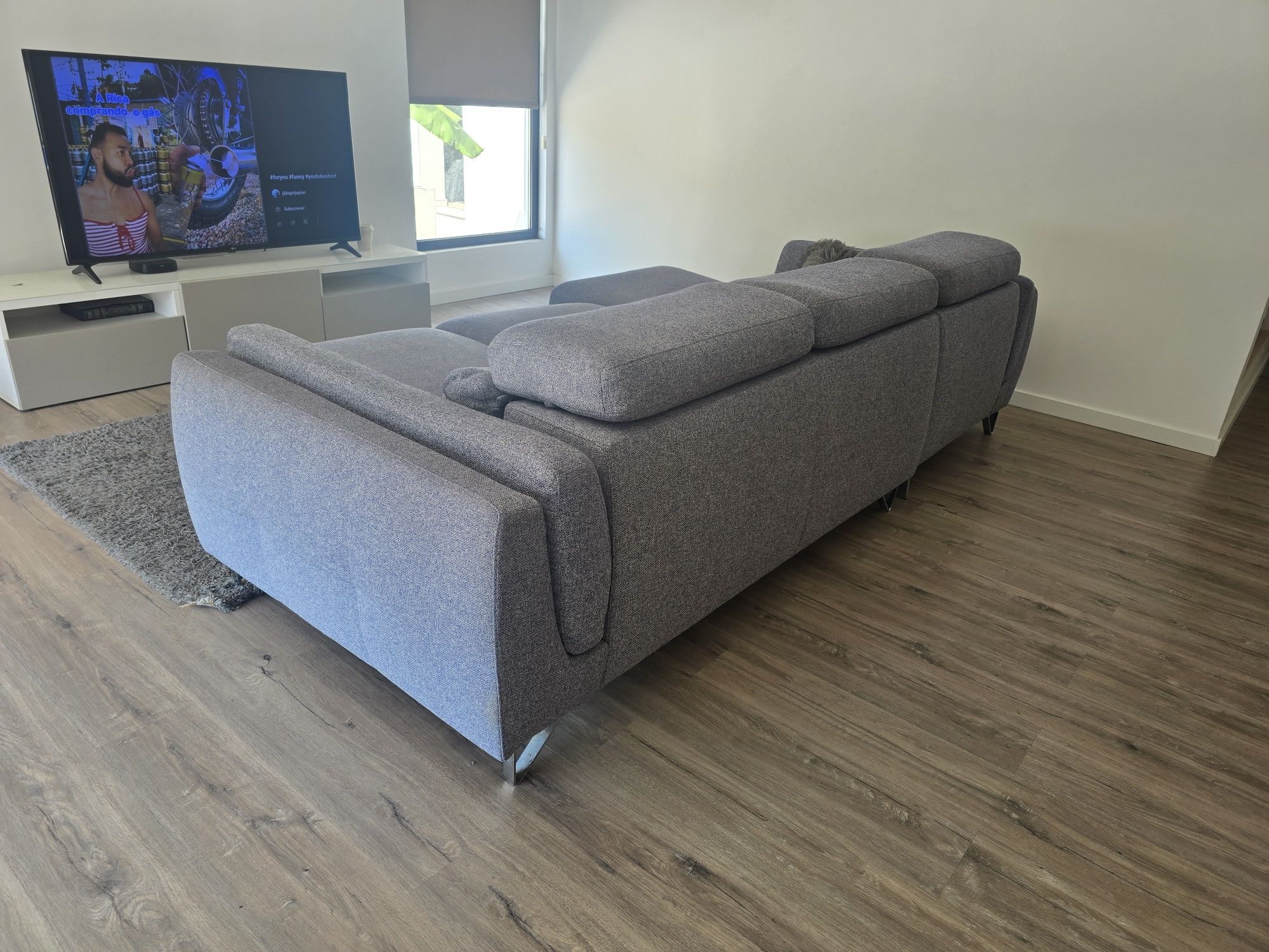 Sofá com chaise long 287 cm de largura