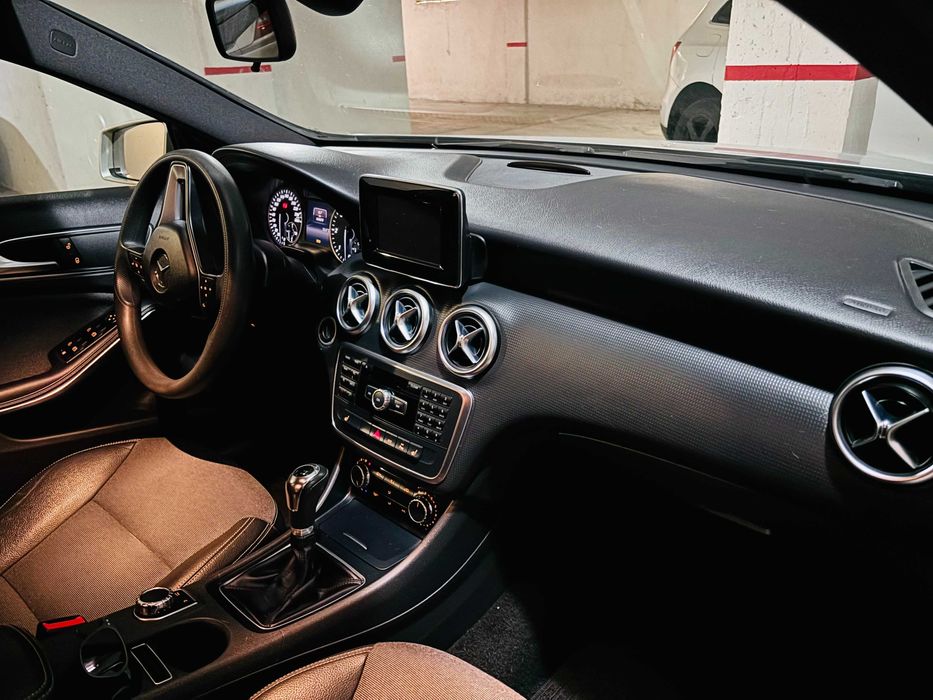 Mercedes A180 como novo