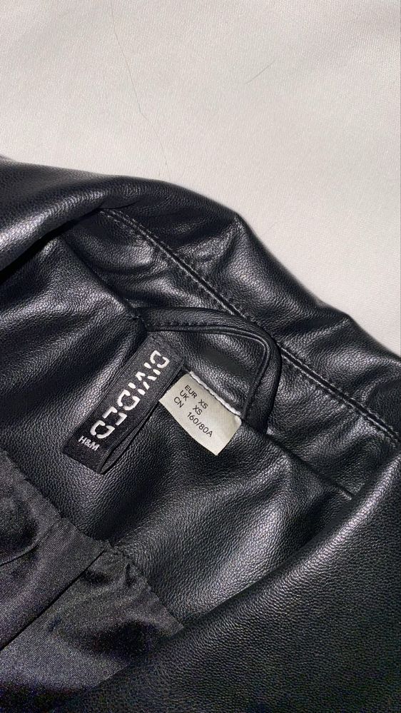 Blazer Clássico H&M Crop Pele Artificial