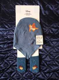 Niebieski komplet niemowlęcy Chip i Dale czapka, śliniak i skarpetki S