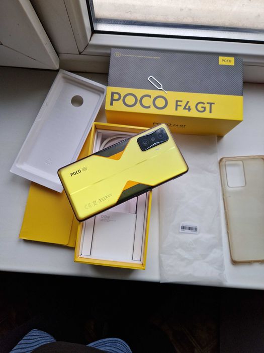 Poco F4 GT 8/128GB Global ігровий на Snapdragon 8 Gen 1