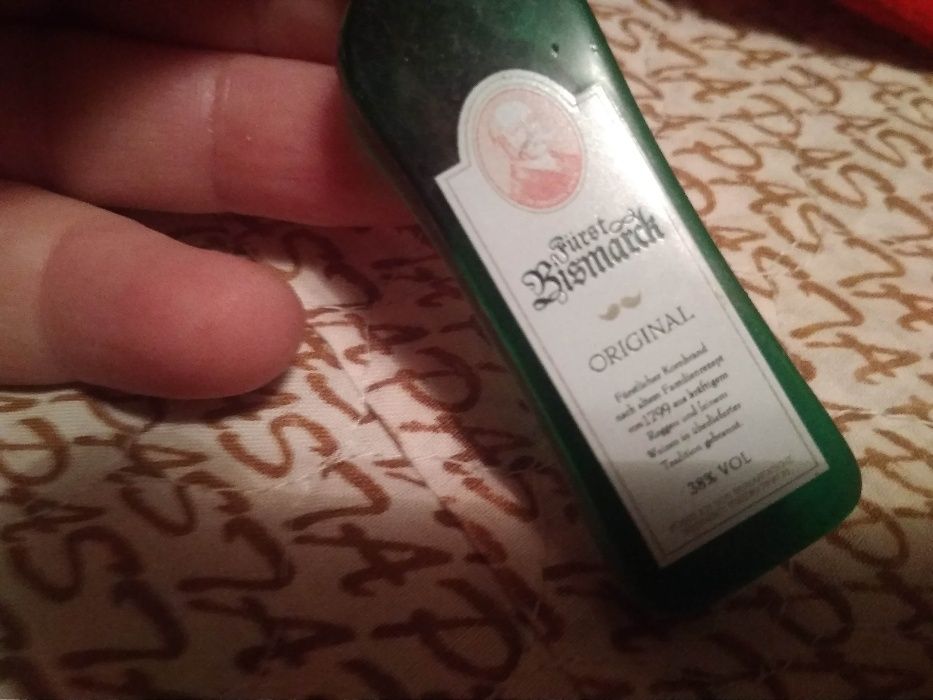 магнит коллекционный виски Furst BISMARCK бутылка сувенир водка бренди