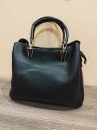 Жіноча сумочка чорна