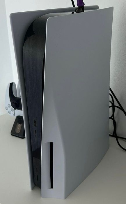 PS5 + 2 comandos + 2 jogos + Volante e Pedal Ferrari