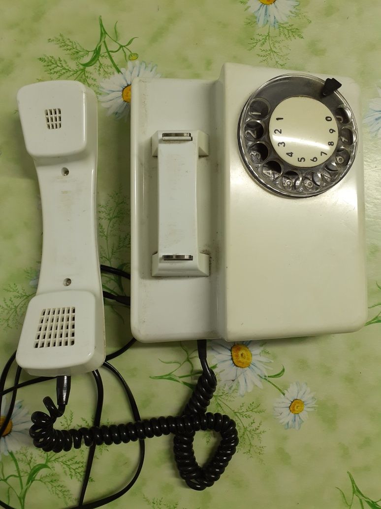 Telefon stacjonarny z PRL